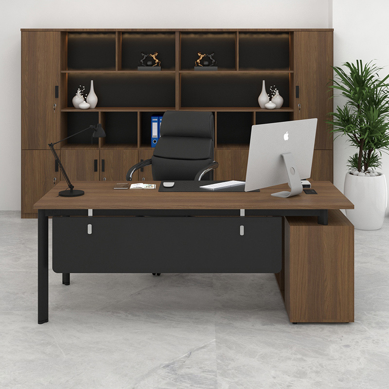 Bàn giám đốc chân sắt Oval trong hiện đại BGD-OV426